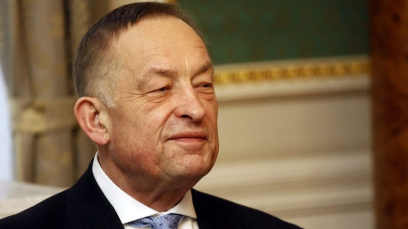 Premjerė pasveikino rašytoją Kornelijų Platelį jubiliejaus proga