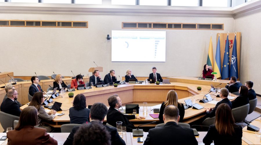 Premjerė: institucijos privalo sau kelti aukščiausius skaidrumo standartus ir rodyti pavyzdį