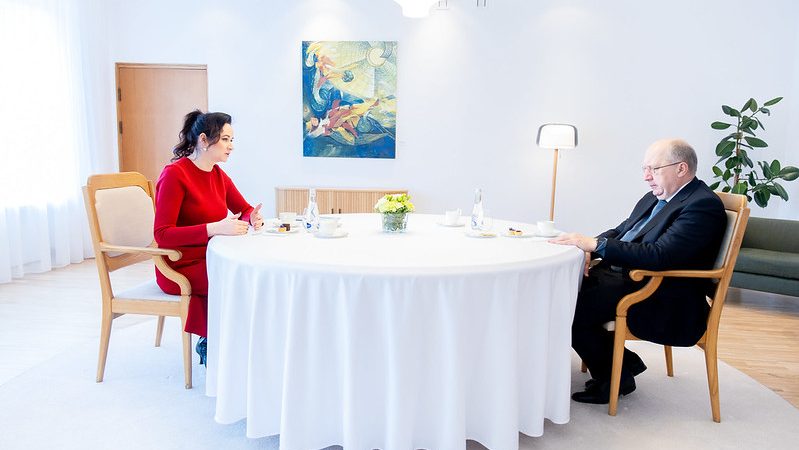 Premjerė susitiko su ES gynybos komisaru Andriumi Kubiliumi