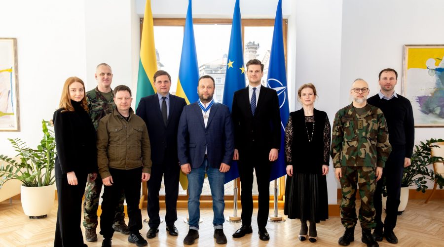 Lietuvos šaulių sąjungos atstovui – garbingas LRVK apdovanojimas už indėlį į nacionalinį saugumą