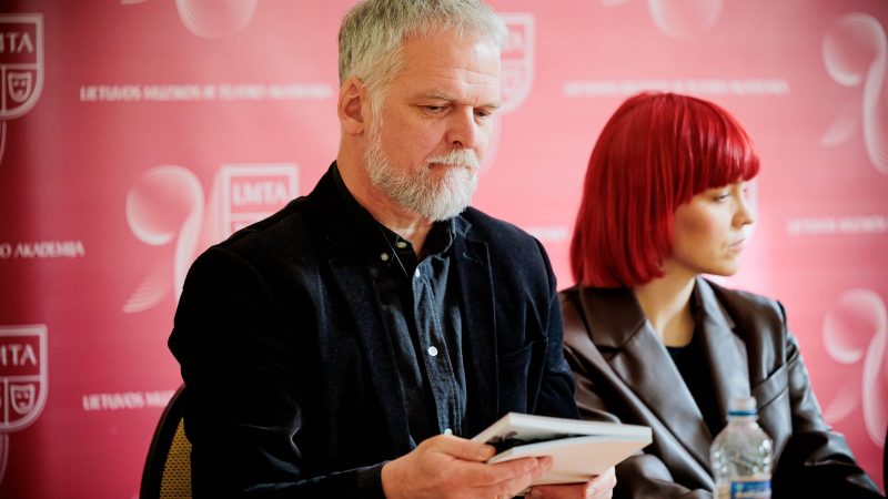 Ministrė Pirmininkė sveikina kino režisierių Audrių Stonį su 60-mečiu