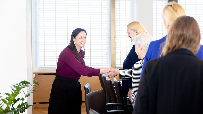 Premjerė aptarė pagalbos smurto aukoms kokybės gerinimo galimybes