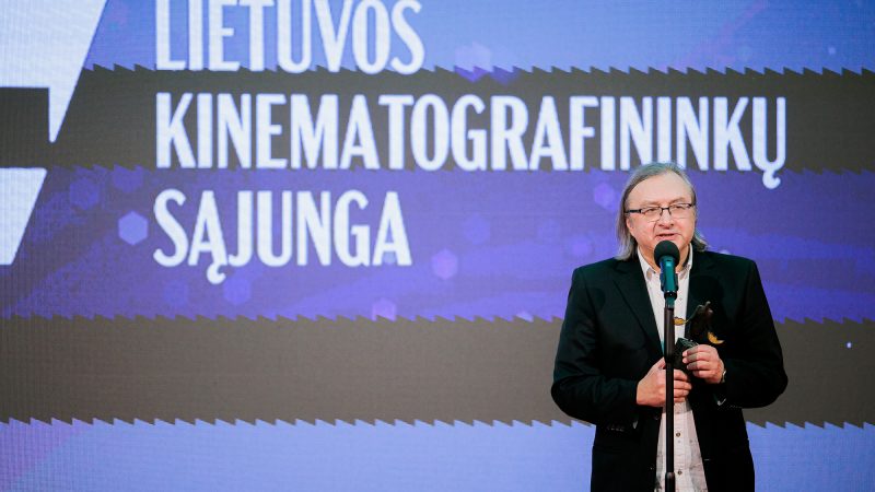 Premjerė sveikina sukaktį minintį kino kūrėją Arūną Matelį