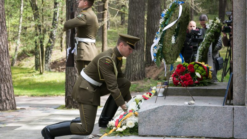 Premjerė: Antrojo pasaulinio karo tragedija – įpareigojimas nepamiršti aukų ir išlikti budriems