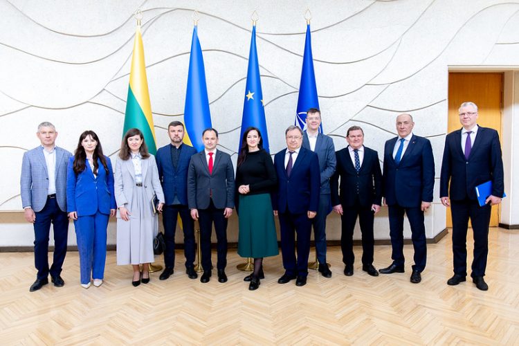 Premjerė susitiko su Ukrainos parlamento Draugystės su Lietuva grupės nariais