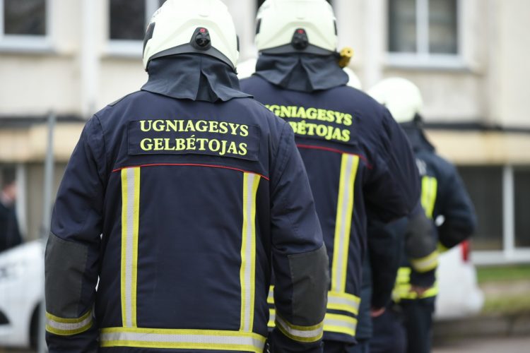 Premjerė sveikina su ugniagesių gelbėtojų profesine švente